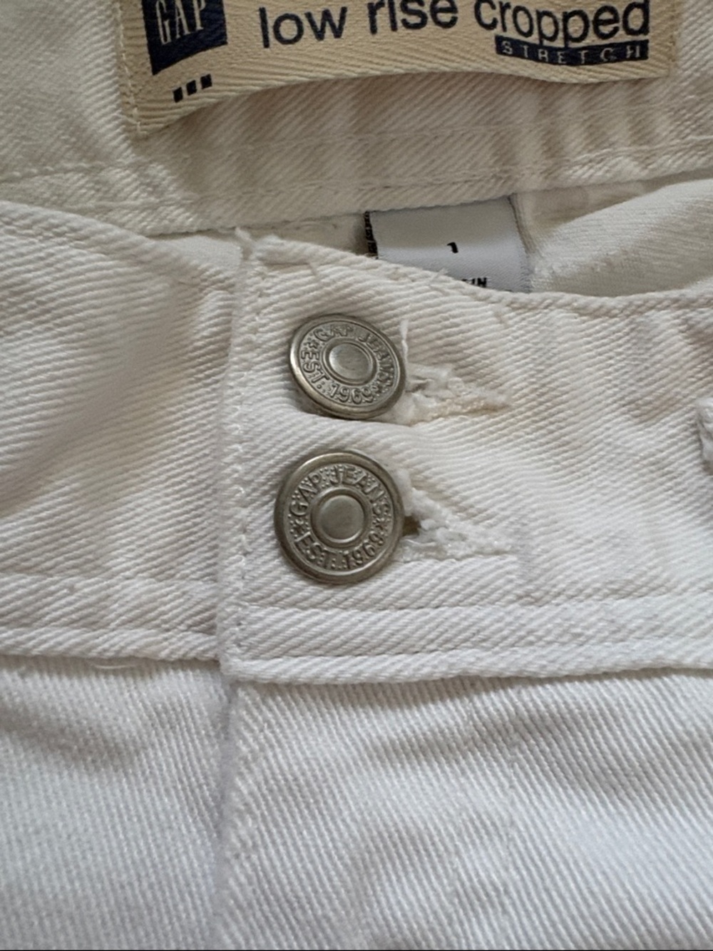 GAP White Low-Rise Cropped Jeans for Kids - Picture 3 of 7